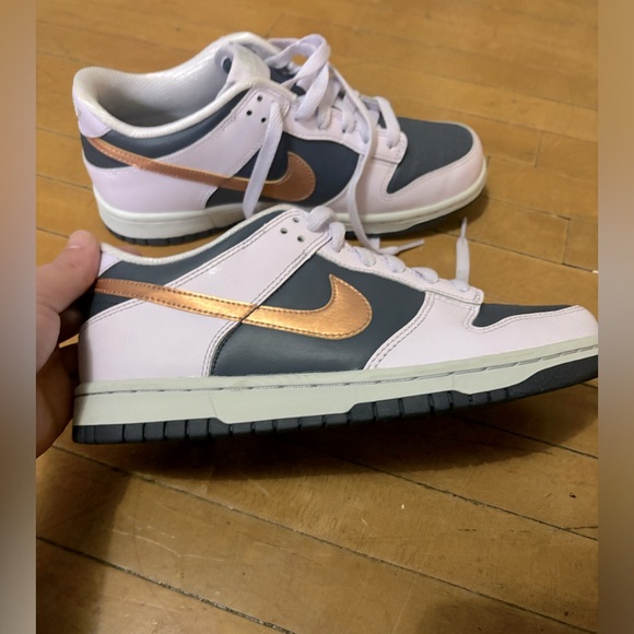 Nike Dunk Low SE Special Edition Copper Swoosh GS size 6 MINT CONDITION - Picture 3 of 13